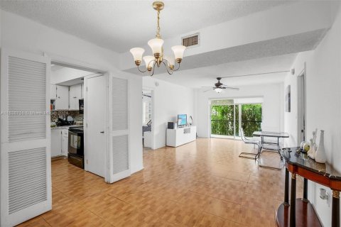 Copropriété à vendre à Lauderhill, Floride: 2 chambres, 102.66 m2 № 1306294 - photo 1