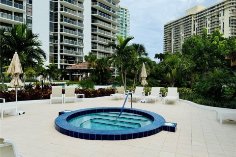 Condominio en venta en Aventura, Florida, 2 dormitorios, 136.57 m2 № 1306184 - foto 10