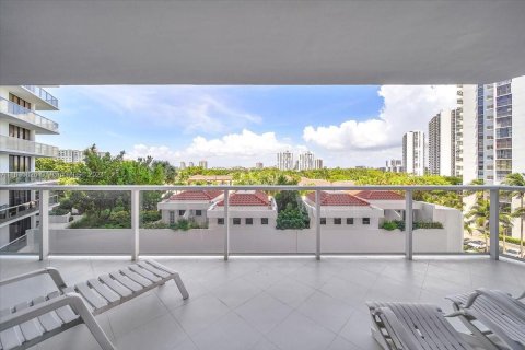 Condominio en venta en Aventura, Florida, 2 dormitorios, 136.57 m2 № 1306184 - foto 12