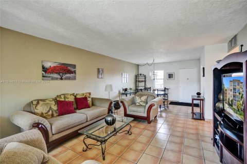 Copropriété à vendre à Lauderdale Lakes, Floride: 1 chambre, 69.49 m2 № 1236032 - photo 4