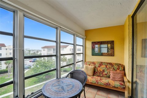 Copropriété à vendre à Lauderdale Lakes, Floride: 1 chambre, 69.49 m2 № 1236032 - photo 1