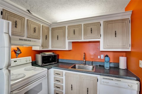 Condominio en venta en Lauderdale Lakes, Florida, 1 dormitorio, 69.49 m2 № 1236032 - foto 11