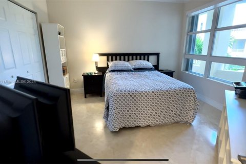 Condo in Key Biscayne, Florida, 3 bedrooms  № 1236030 - photo 11