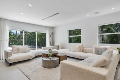 Casa en venta en Hallandale Beach, Florida, 6 dormitorios, 552.68 m2 № 1236024 - foto 7