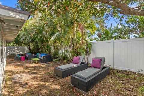House in Wilton Manors, Florida 4 bedrooms, 221.48 sq.m. № 1024259 - photo 4