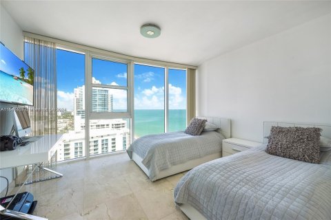 Condominio en venta en Sunny Isles Beach, Florida, 3 dormitorios, 255.95 m2 № 1033457 - foto 19