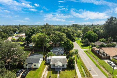 Casa en venta en Saint Petersburg, Florida, 4 dormitorios, 107.4 m2 № 1402434 - foto 2