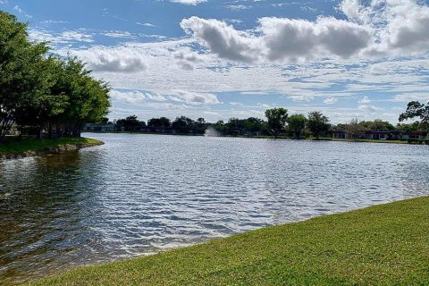 Villa ou maison à vendre à Lake Worth, Floride: 1 chambre, 83.8 m2 № 1031794 - photo 4