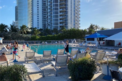 Studio in the Condo in Sunny Isles Beach, Florida  № 1348834 - photo 11