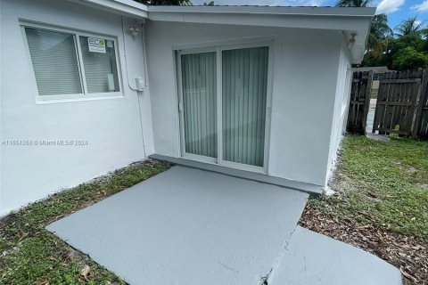 Casa en alquiler en Lauderhill, Florida, 4 dormitorios, 167.41 m2 № 1348884 - foto 20