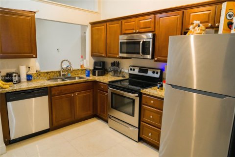 Condominio en venta en Lauderhill, Florida, 1 dormitorio, 69.21 m2 № 1348835 - foto 2