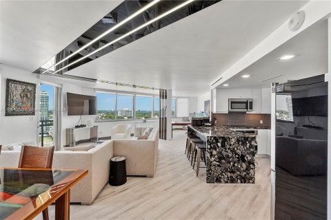 Copropriété à vendre à Miami Beach, Floride: 2 chambres, 135.17 m2 № 1348883 - photo 10