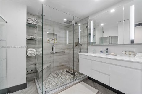 Copropriété à vendre à Miami Beach, Floride: 2 chambres, 135.17 m2 № 1348883 - photo 23