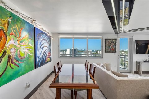 Condo in Miami Beach, Florida, 2 bedrooms  № 1348883 - photo 17