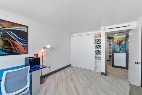 Copropriété à vendre à Miami Beach, Floride: 2 chambres, 135.17 m2 № 1348883 - photo 24