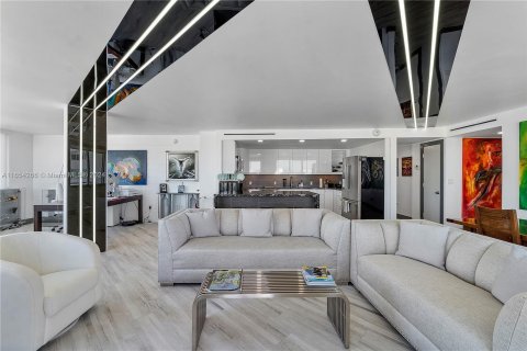 Copropriété à vendre à Miami Beach, Floride: 2 chambres, 135.17 m2 № 1348883 - photo 5