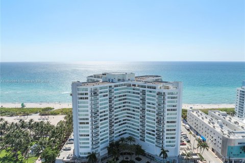 Copropriété à vendre à Miami Beach, Floride: 2 chambres, 135.17 m2 № 1348883 - photo 1