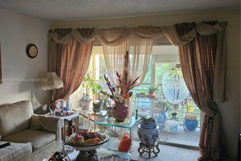 Copropriété à vendre à Lauderhill, Floride: 2 chambres, 99.41 m2 № 1293448 - photo 5