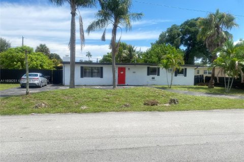 House in Fort Lauderdale, Florida 3 bedrooms, 147.53 sq.m. № 1360547 - photo 1