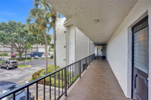 Copropriété à vendre à Tamarac, Floride: 1 chambre, 69.68 m2 № 1360717 - photo 3