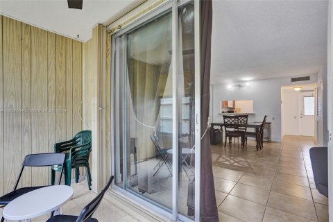 Condominio en venta en Tamarac, Florida, 1 dormitorio, 69.68 m2 № 1360717 - foto 24