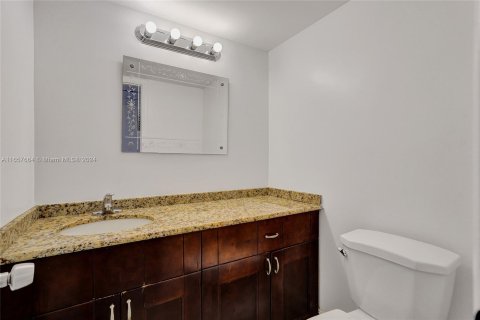 Condo in Tamarac, Florida, 1 bedroom  № 1360717 - photo 4