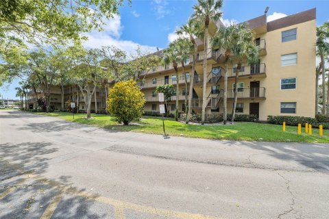 Condominio en venta en Lauderdale Lakes, Florida, 2 dormitorios, 93.09 m2 № 1072429 - foto 16