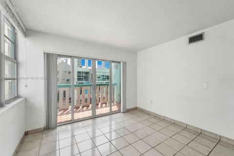 Купить кондоминиум в Майами-Бич, Флорида 2 спальни, 87.33м2, № 1065002 - фото 20