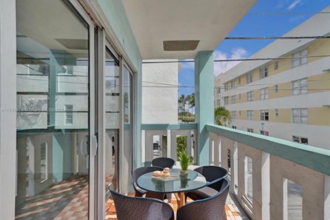 Copropriété à vendre à Miami Beach, Floride: 2 chambres, 87.33 m2 № 1065002 - photo 3