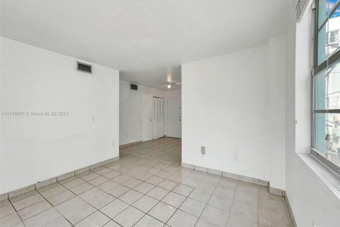 Copropriété à vendre à Miami Beach, Floride: 2 chambres, 87.33 m2 № 1065002 - photo 21