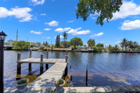 Casa en venta en Pompano Beach, Florida, 3 dormitorios, 196.67 m2 № 1226965 - foto 16