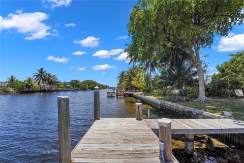 House in Pompano Beach, Florida 3 bedrooms, 196.67 sq.m. № 1226965 - photo 15