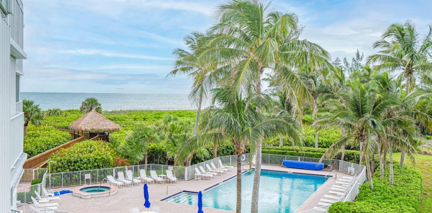 Condominio en Hutchinson Island South, Florida, 2 dormitorios  № 1226966