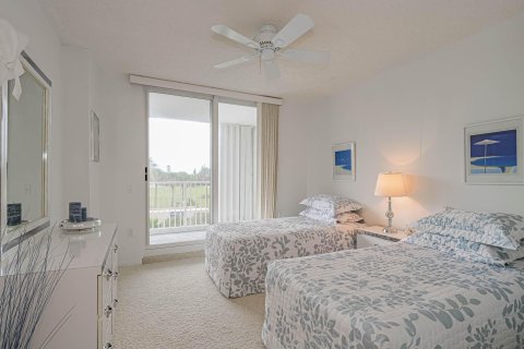 Condo in Hutchinson Island South, Florida, 2 bedrooms  № 1226966 - photo 10