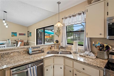 Casa en venta en Hudson, Florida, 4 dormitorios, 162.21 m2 № 1357348 - foto 4