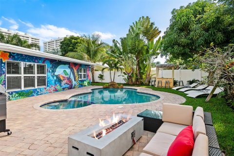 Casa en alquiler en Fort Lauderdale, Florida, 5 dormitorios, 244.43 m2 № 1357314 - foto 2