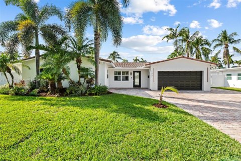 House in Fort Lauderdale, Florida 5 bedrooms, 244.43 sq.m. № 1357314 - photo 1