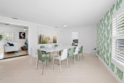 Casa en alquiler en Fort Lauderdale, Florida, 5 dormitorios, 244.43 m2 № 1357314 - foto 29