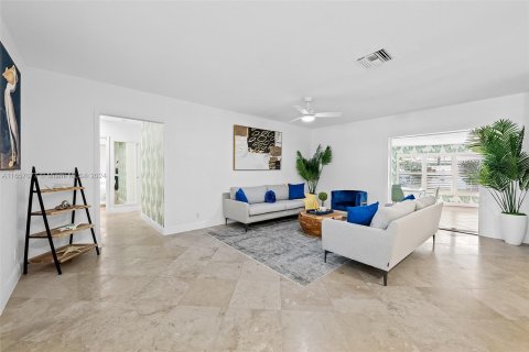 Casa en alquiler en Fort Lauderdale, Florida, 5 dormitorios, 244.43 m2 № 1357314 - foto 8