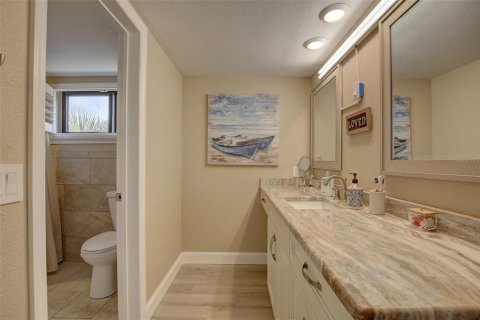 Condo in Indian Rocks Beach, Florida, 2 bedrooms  № 1267519 - photo 19