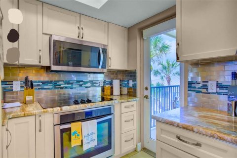 Condo in Indian Rocks Beach, Florida, 2 bedrooms  № 1267519 - photo 10