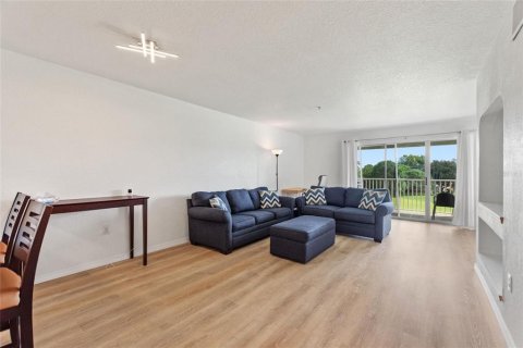 Condo in Orlando, Florida, 2 bedrooms  № 1344375 - photo 14