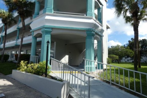 Copropriété à vendre à Clearwater, Floride: 2 chambres, 102.19 m2 № 1344406 - photo 1