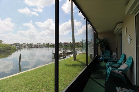 Copropriété à vendre à Tampa, Floride: 2 chambres, 102.19 m2 № 1344376 - photo 25