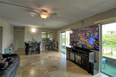 Copropriété à vendre à Tampa, Floride: 2 chambres, 102.19 m2 № 1344376 - photo 6