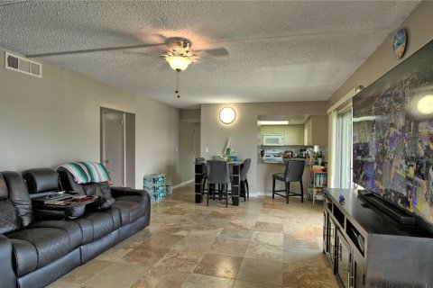 Copropriété à vendre à Tampa, Floride: 2 chambres, 102.19 m2 № 1344376 - photo 5