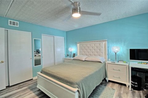 Copropriété à vendre à Tampa, Floride: 2 chambres, 102.19 m2 № 1344376 - photo 15