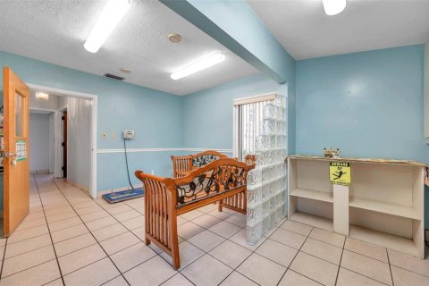 Propiedad comercial en venta en Saint Petersburg, Florida, 227.7 m2 № 1376261 - foto 17