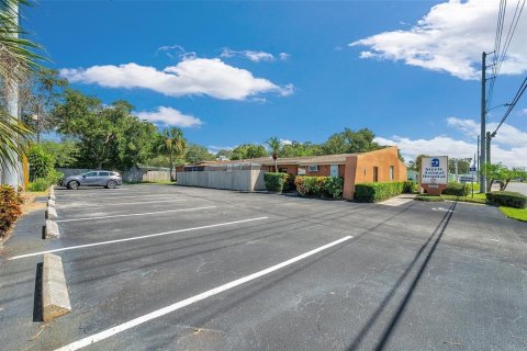 Propiedad comercial en venta en Saint Petersburg, Florida, 227.7 m2 № 1376261 - foto 9