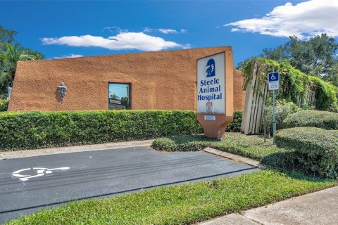 Propiedad comercial en venta en Saint Petersburg, Florida, 227.7 m2 № 1376261 - foto 1